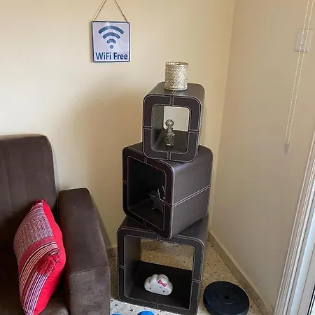 Comfort With Smart Tv & Netflix